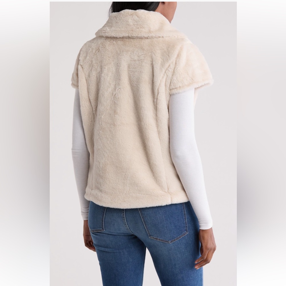 Democracy Cream Faux Fur Vest - Picture 2 of 4